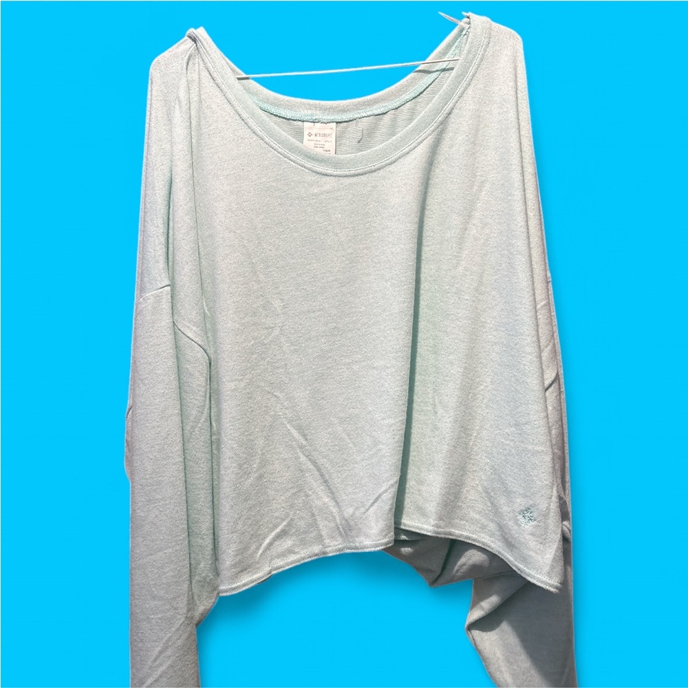 MEDCOUTURE Reversible Pullover Scrub - Picture 5 of 6